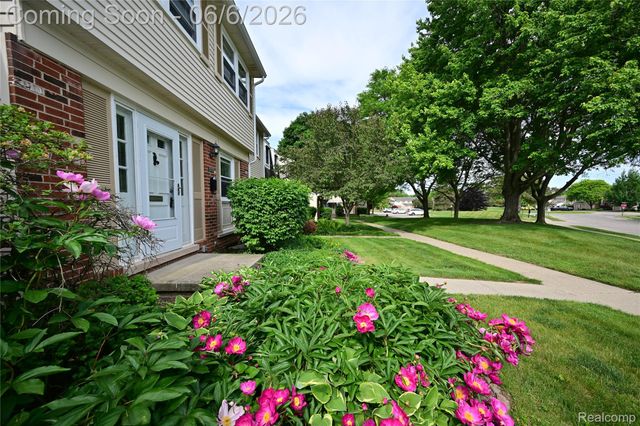 5177 Buckingham, Troy, MI 48098