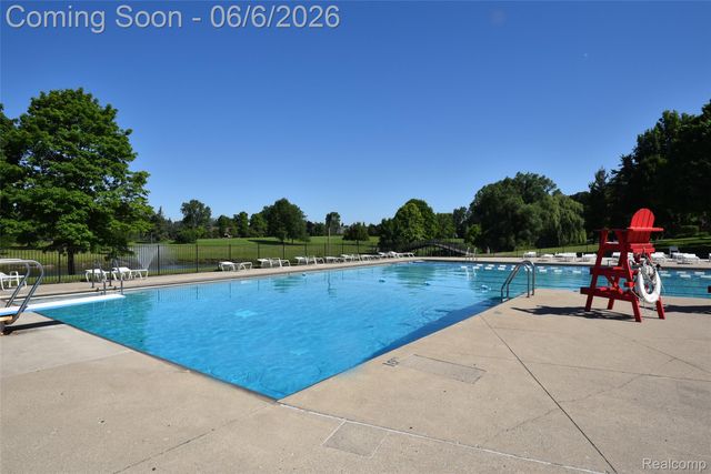 5177 Buckingham, Troy, MI 48098