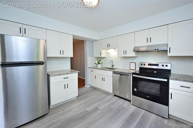 5177 Buckingham, Troy, MI 48098
