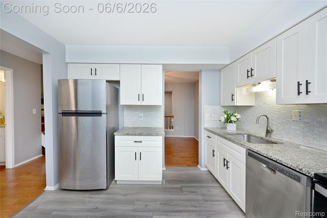 5177 Buckingham, Troy, MI 48098
