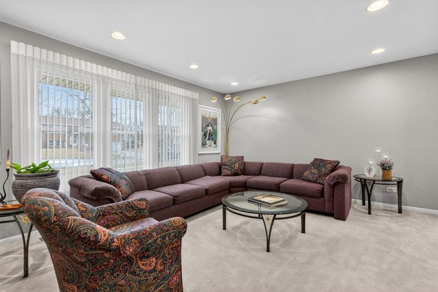 1335 Blair Lane, Hoffman Estates, IL 60169