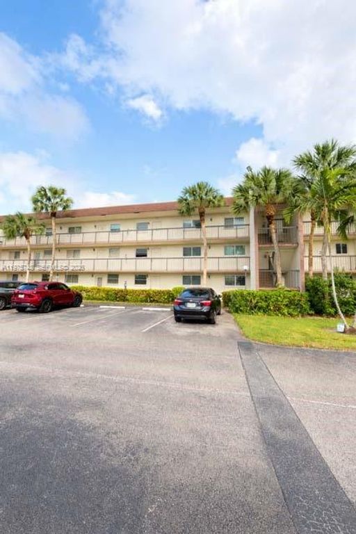1701 NW 75th Avenue 208, Plantation, FL 33313