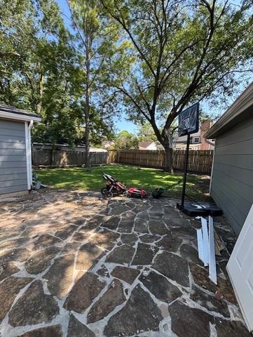 10915 Ella Lee Lane, Houston, TX 77042