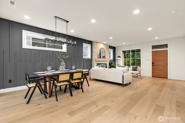 3032 NE Blakeley Street, Seattle, WA 98105