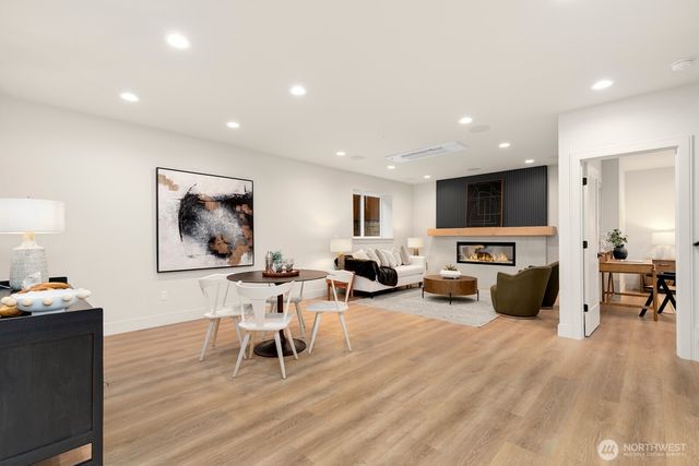 3032 NE Blakeley Street, Seattle, WA 98105