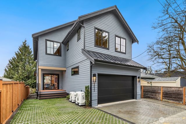 3032 NE Blakeley Street, Seattle, WA 98105