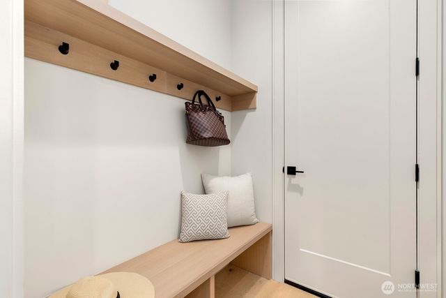 3032 NE Blakeley Street, Seattle, WA 98105