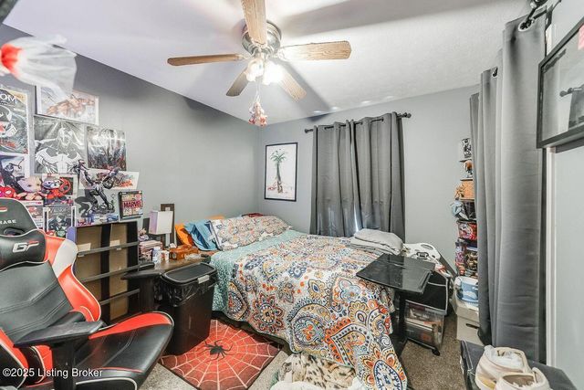 9206 Lakeridge Dr, Louisville, KY 40272