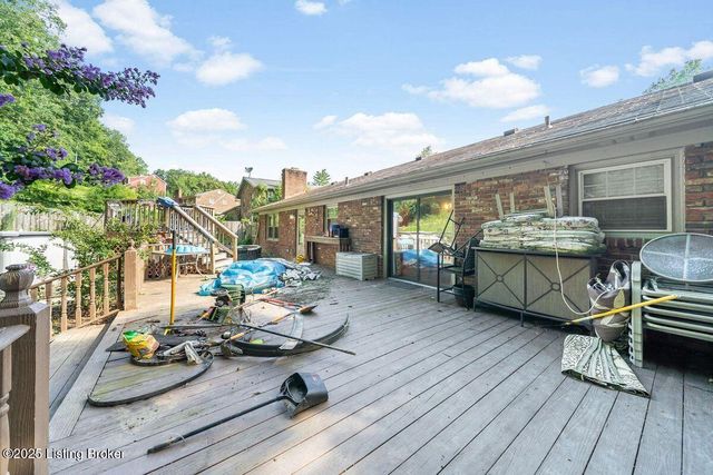 9206 Lakeridge Dr, Louisville, KY 40272