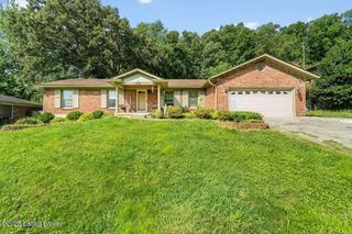 9206 Lakeridge Dr, Louisville, KY 40272