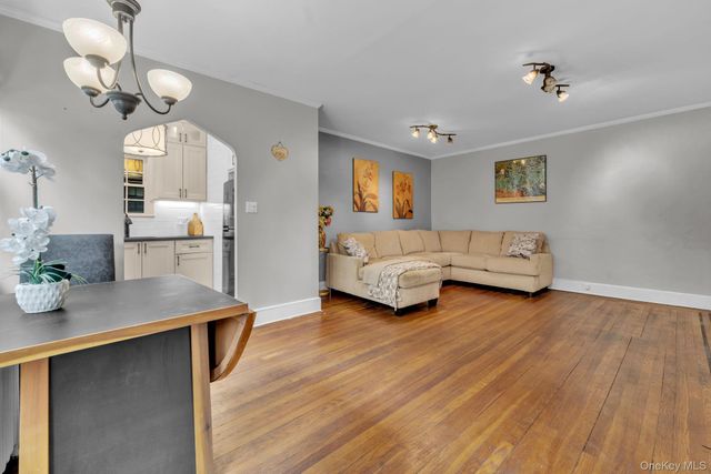 35-05 167th Street 15, Flushing, NY 11358