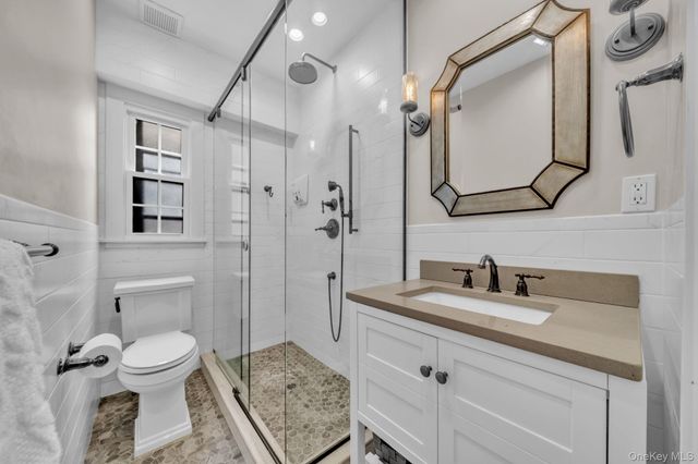 35-05 167th Street 15, Flushing, NY 11358