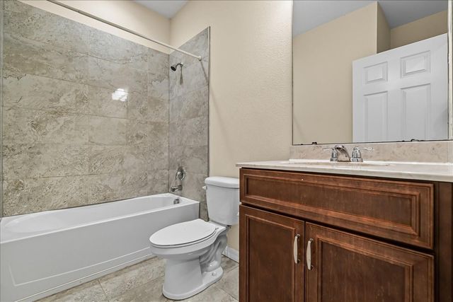 2018 ROYAL VISTA COURT, Orlando, FL 32817