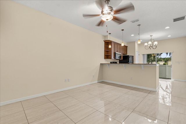 2018 ROYAL VISTA COURT, Orlando, FL 32817