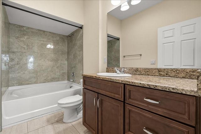 2018 ROYAL VISTA COURT, Orlando, FL 32817