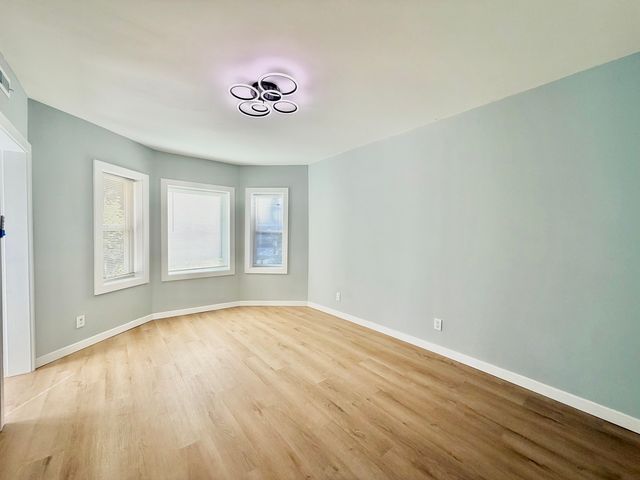 4426 S Albany Avenue, Chicago, IL 60632
