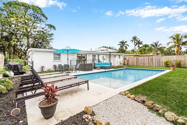 1303 Delmar LN, Naples, FL 34104