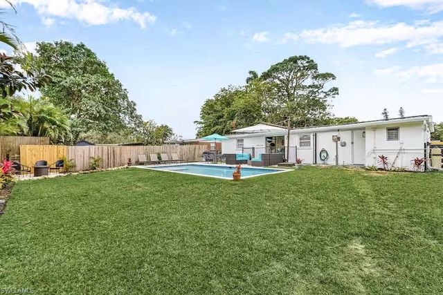 1303 Delmar LN, Naples, FL 34104