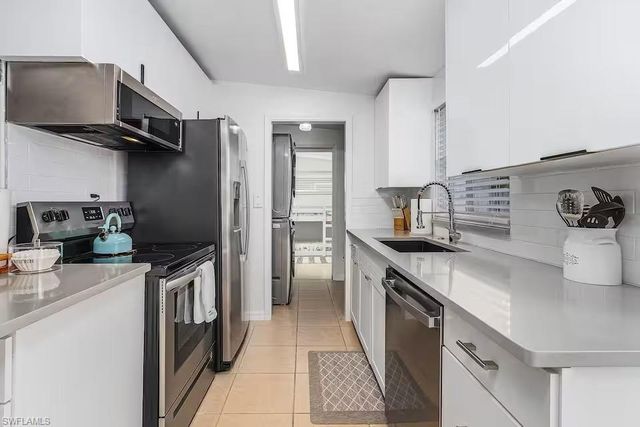 1303 Delmar LN, Naples, FL 34104