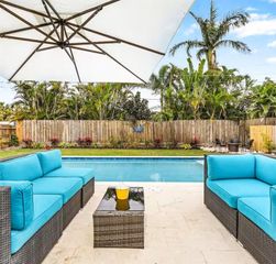 1303 Delmar LN, Naples, FL 34104
