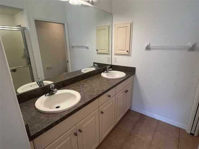 4270 VICENZA DRIVE B40, Venice, FL 34293