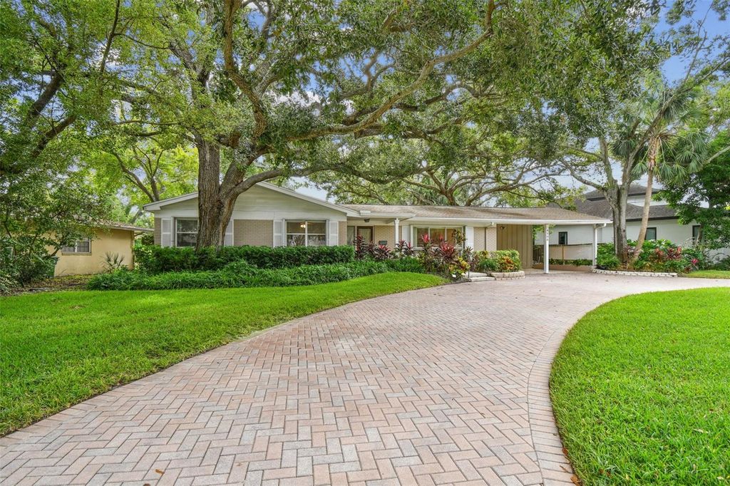 Image 1 of property listing at 4508 HENDERSON BOULEVARD, Tampa, FL 33629