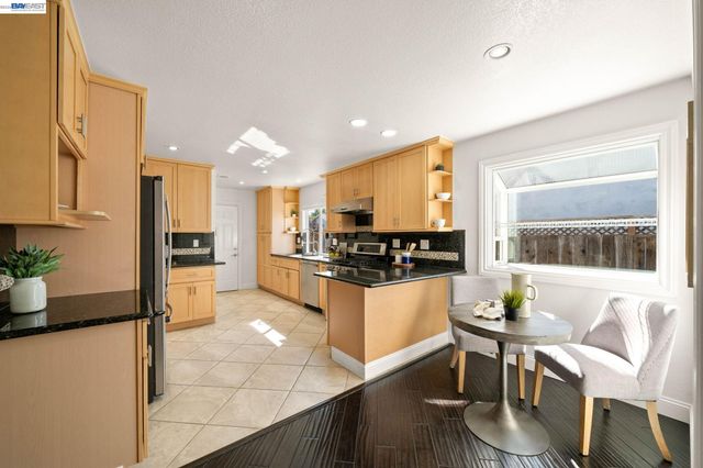 36288 Tudor Pl, Newark, CA 94560