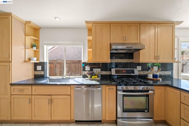 36288 Tudor Pl, Newark, CA 94560