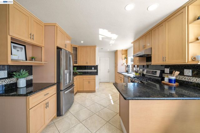36288 Tudor Pl, Newark, CA 94560