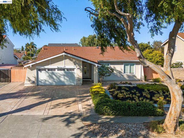 36288 Tudor Pl, Newark, CA 94560
