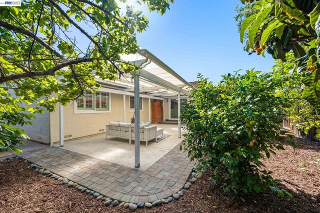 36288 Tudor Pl, Newark, CA 94560