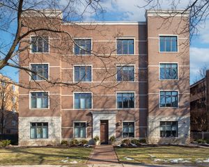 1323 Maple Avenue 3NE, Evanston, IL 60201