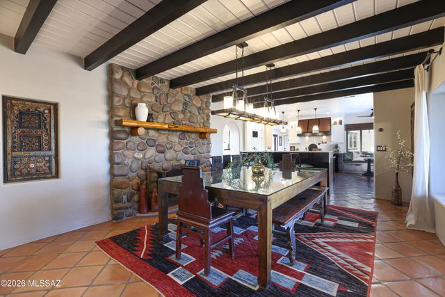 5525 N Oracle Road, Tucson, AZ 85704