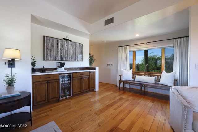 5525 N Oracle Road, Tucson, AZ 85704