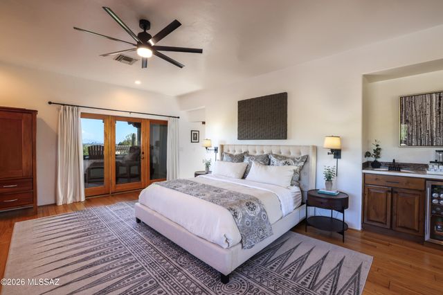5525 N Oracle Road, Tucson, AZ 85704
