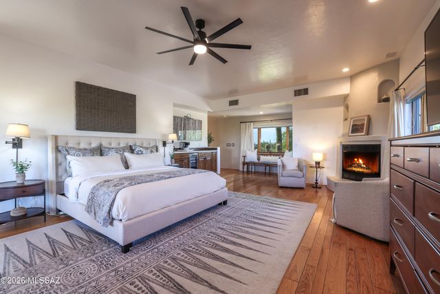 5525 N Oracle Road, Tucson, AZ 85704