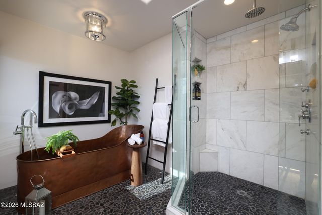 5525 N Oracle Road, Tucson, AZ 85704