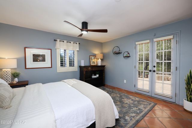 5525 N Oracle Road, Tucson, AZ 85704