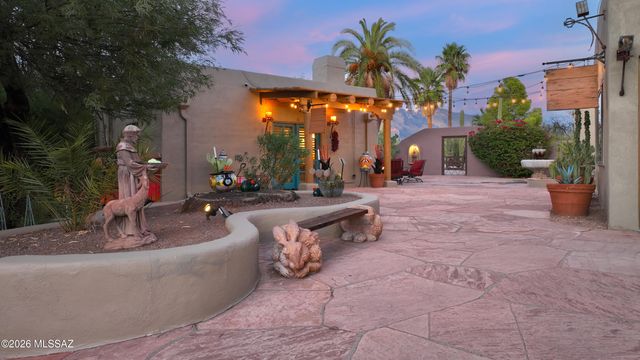 5525 N Oracle Road, Tucson, AZ 85704