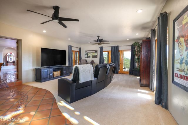 5525 N Oracle Road, Tucson, AZ 85704