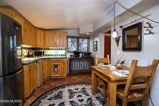 5525 N Oracle Road, Tucson, AZ 85704
