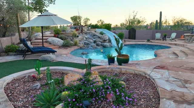 5525 N Oracle Road, Tucson, AZ 85704