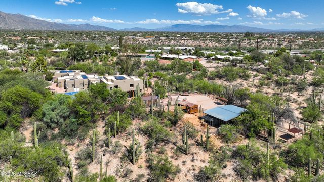 5525 N Oracle Road, Tucson, AZ 85704