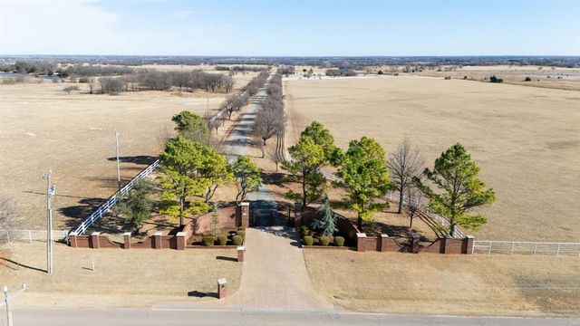 24190 N Macarthur Boulevard, Edmond, OK 73025