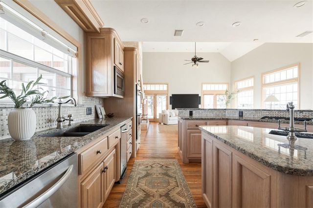 24190 N Macarthur Boulevard, Edmond, OK 73025