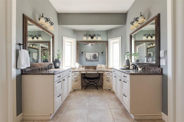 24190 N Macarthur Boulevard, Edmond, OK 73025