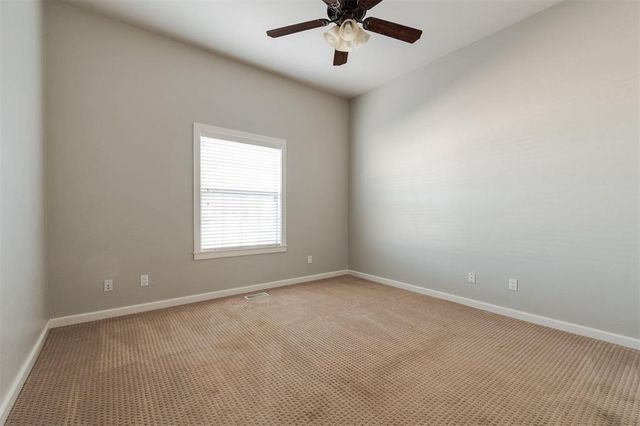 24190 N Macarthur Boulevard, Edmond, OK 73025