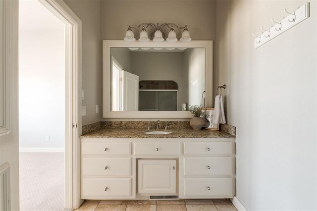 24190 N Macarthur Boulevard, Edmond, OK 73025