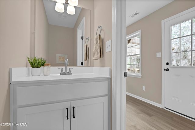 125 Cobblestone Trail, Jacksonville, NC 28546