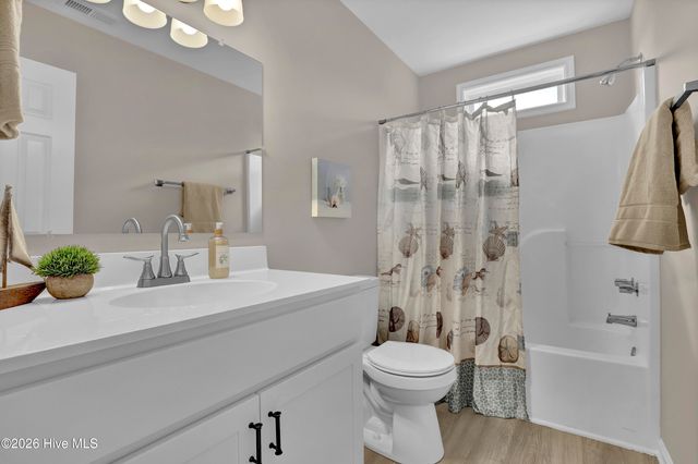 125 Cobblestone Trail, Jacksonville, NC 28546